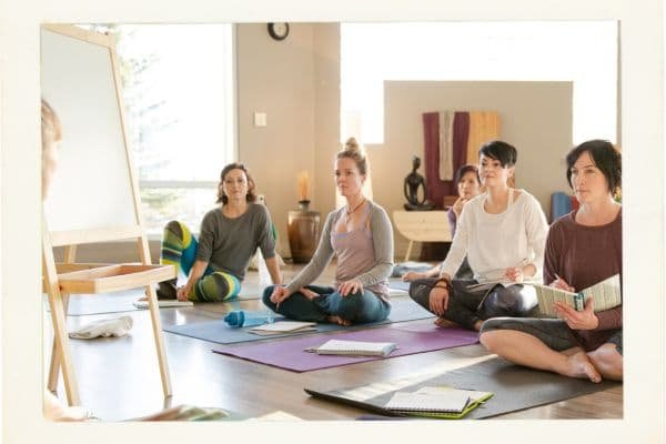 Mini Retiro Urbano: Activa tu Intuición Un día completo para despertar tu energía interior. Este retiro urbano te ofrece dinámicas de reprogramación mental, técnicas manual-energéticas y visualizaciones guiadas para activar tu intuición y potenciar tu vitalidad